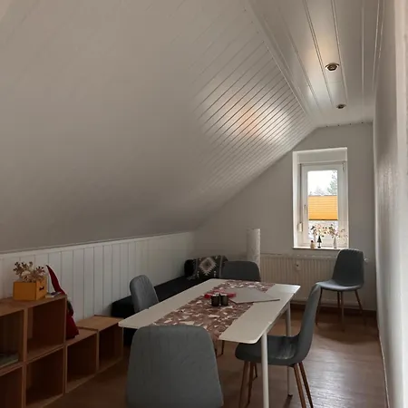Einfamilienhaus Unterm Dach Appartamento